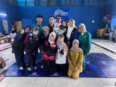 Penyerahan donasi, Pemeriksaan THT dan Bersih2 Telinga pada pengungsi di bencana longsor Pasirlangu KBB